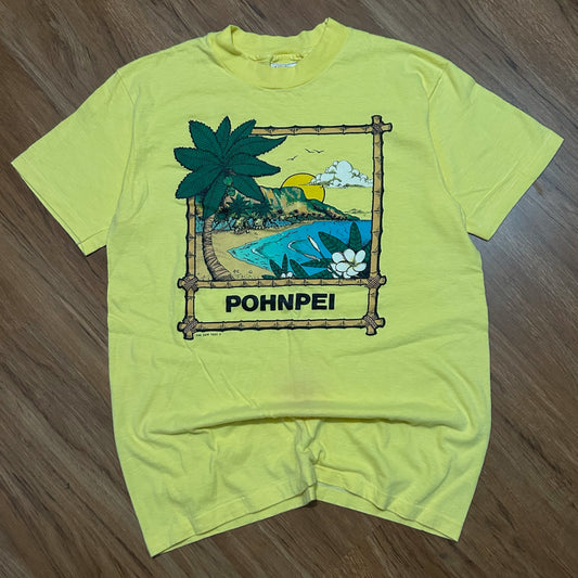 (M) Vintage 90s Single Stitch Pohnpei Island Graphic Yellow T-Shirt