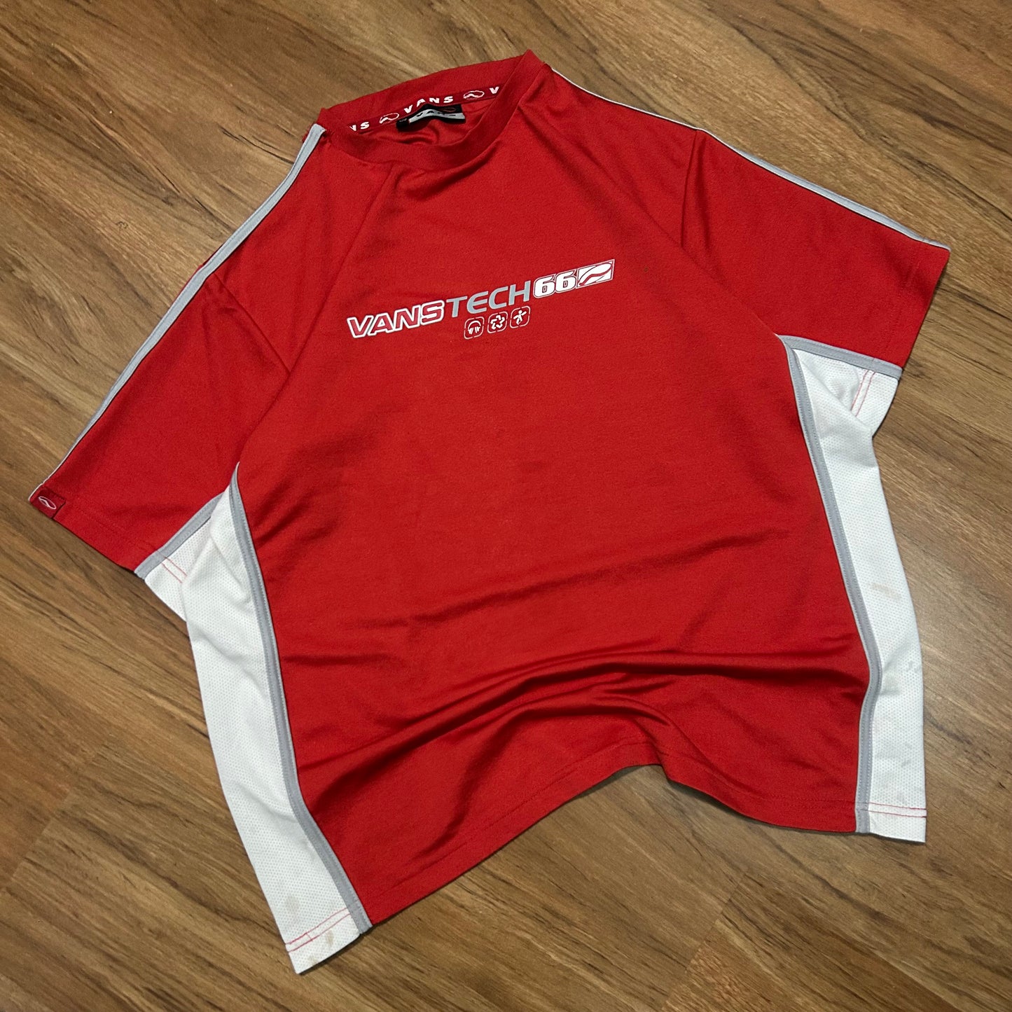 (L) Vintage Y2K Vans Tech 66 Red Skater T-Shirt