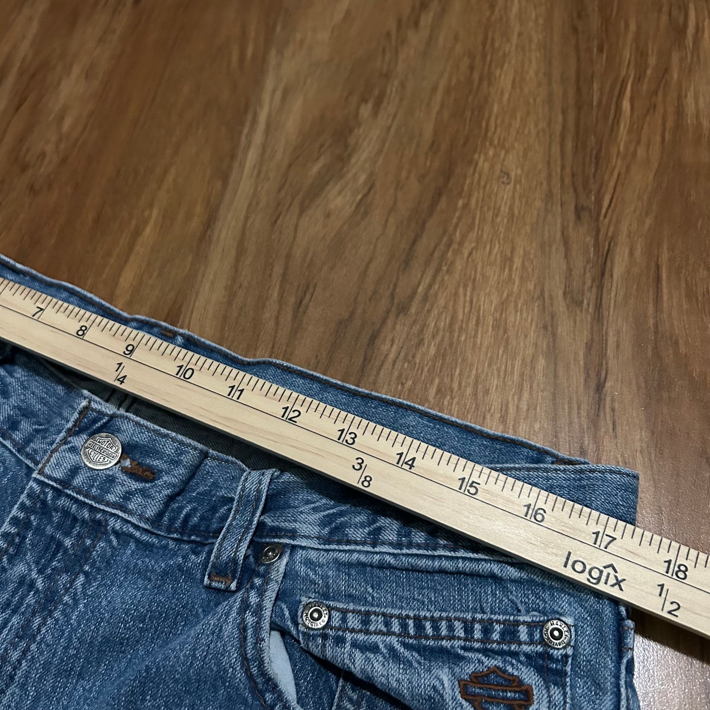 (36) Vintage Harley Davidson Light Wash Loose Denim Jeans