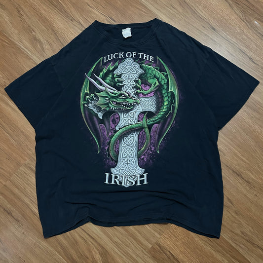 (L) Vintage Luck of the Irish Dragon Celtic Cross Graphic T-Shirt