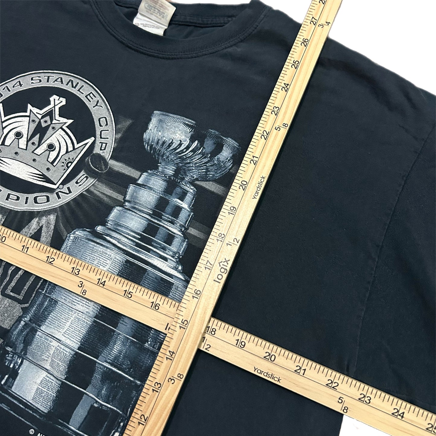 (XL) 2014 Los Angeles Kings NHL Stanley Cup Champions Black T-Shirt