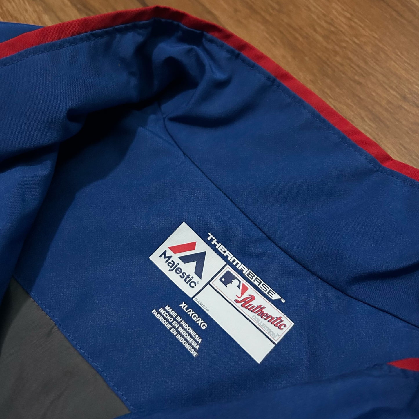 (XL) Majestic MLB Chicago Cubs Royal On-Field Thermal Zip-Up Blue Jacket