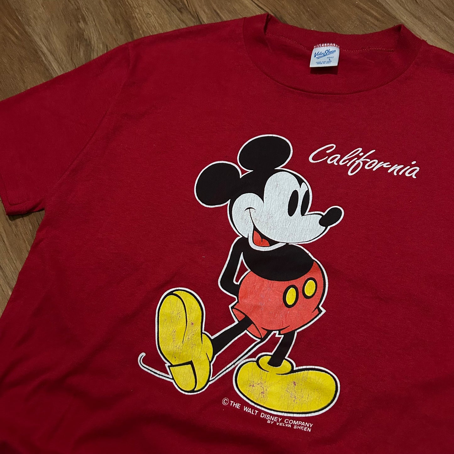 (L) Vintage 90s Single Stitch Disneyland California Mickey Mouse Red T-Shirt