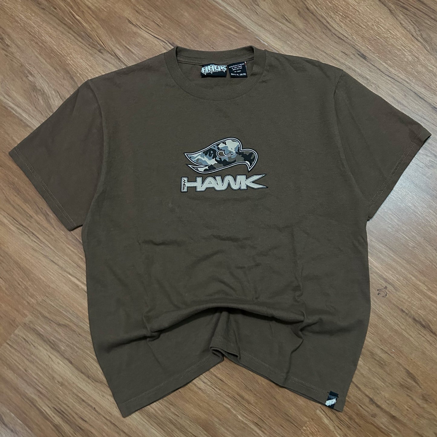 (Boys XL) Vintage Y2K Tony Hawk Camo Hawk Logo Grpahic T-Shirt