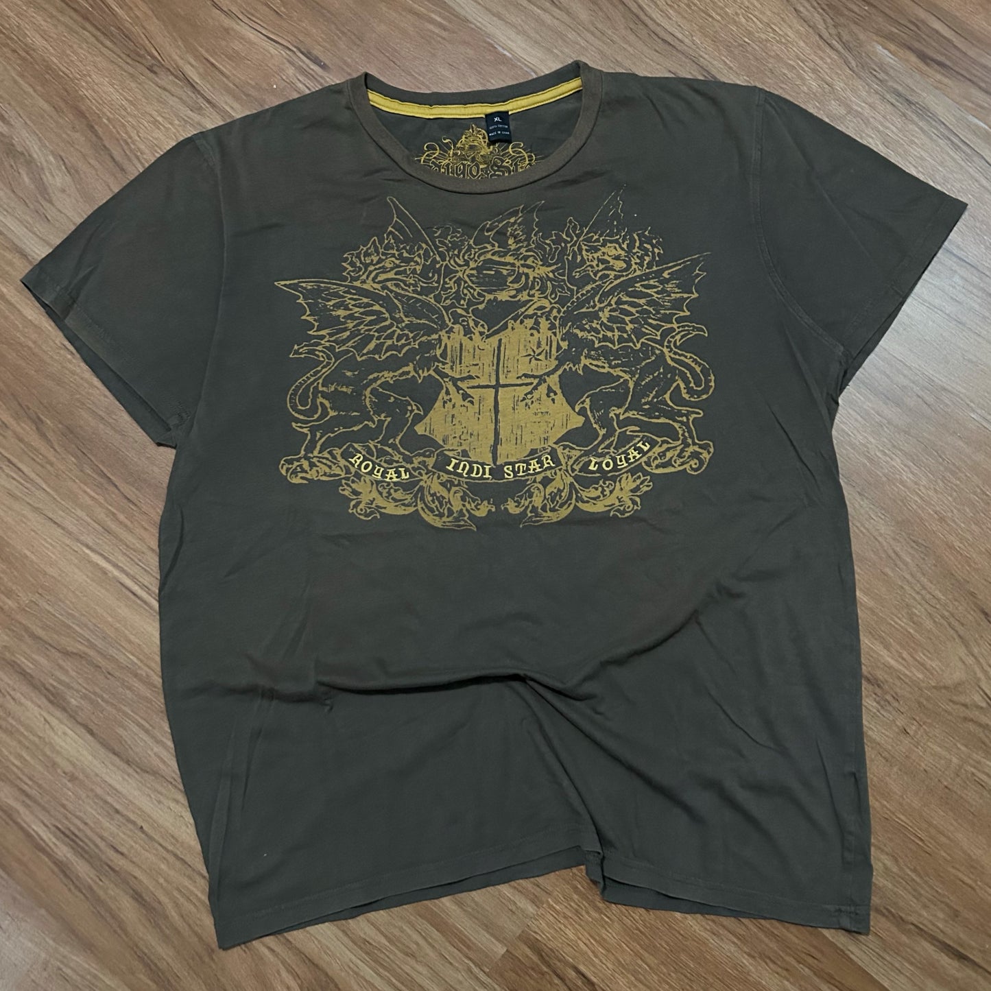 (XL) Y2K Indigo Grunge Shield Crest Graphic T-Shirt