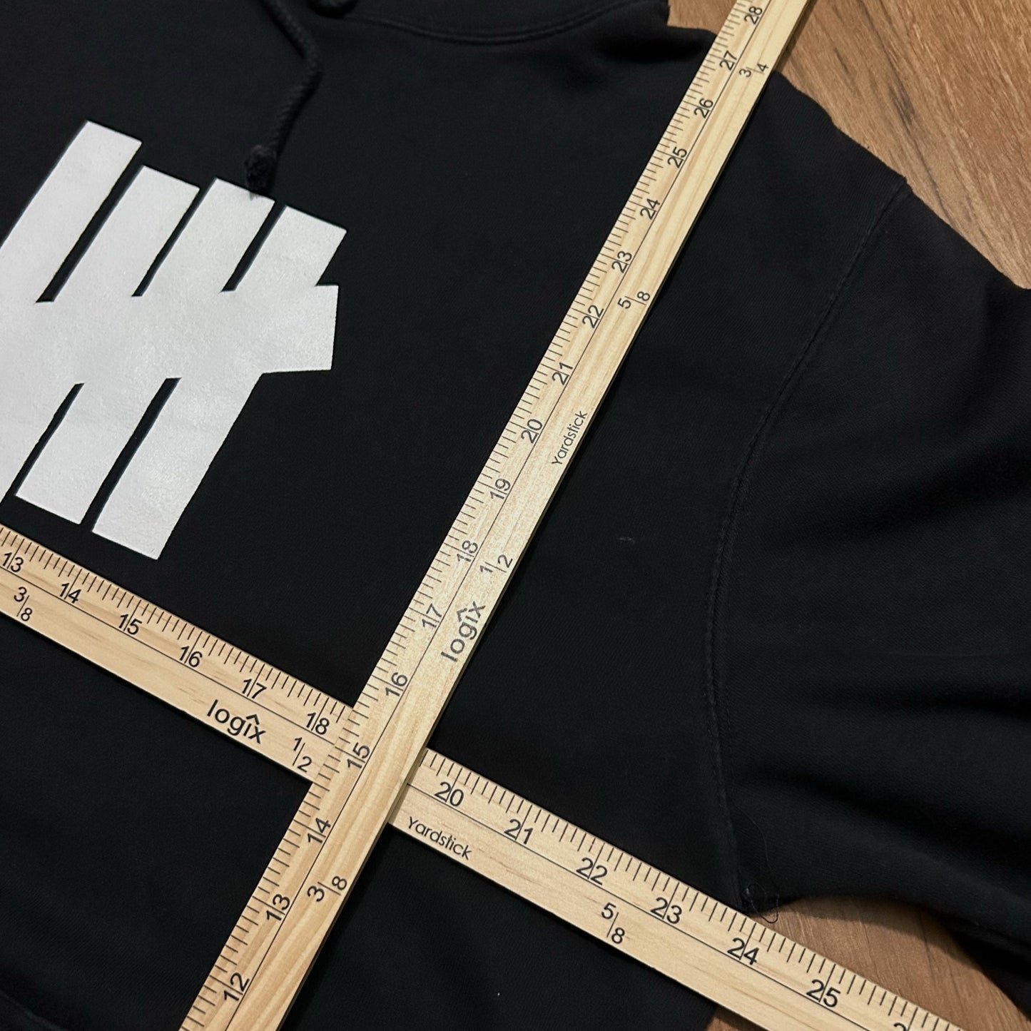 (XL) Undefeated 5 Strike Icon Pullover Black Hoodie
