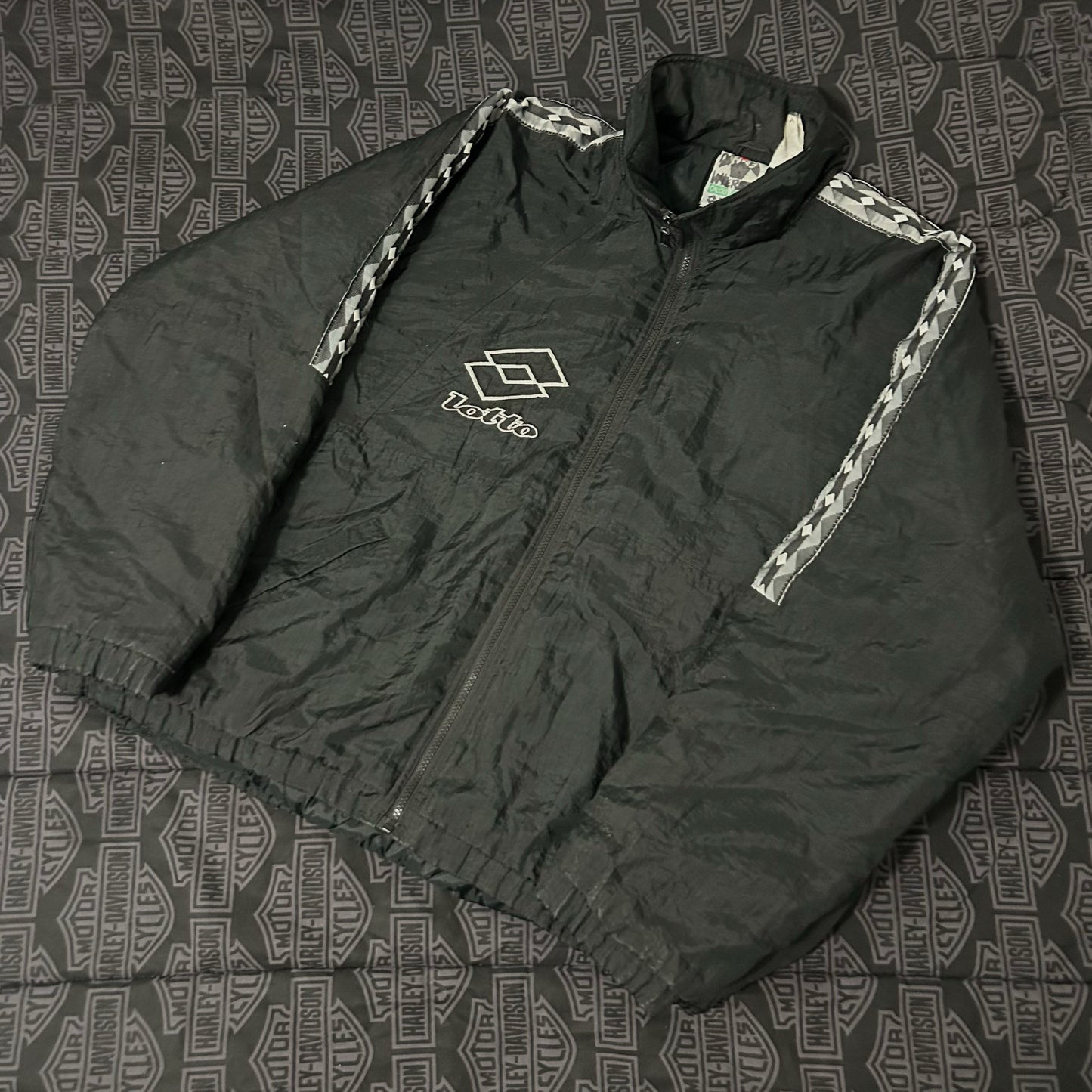 (L) Vintage 90s Lotto Calcio Italia Checkerboard Print Sleeve Windbreaker Track Jacket