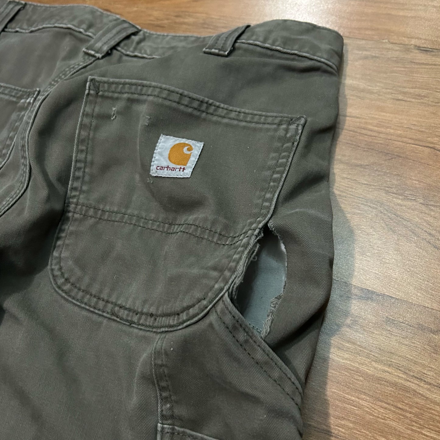(32) Vintage Carhartt Carpenter Military Green Loose Pants
