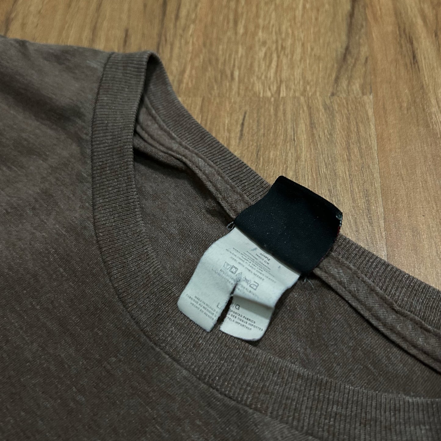(L) Retro Quicksilver Center Logo Pixel Brown T-Shirt
