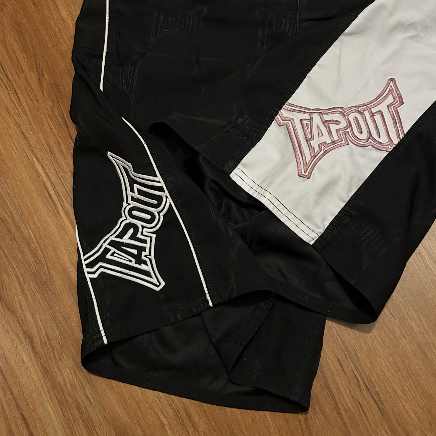 (L/XL) Vintage Tapout Black Embroidered MMA Black Board Shorts