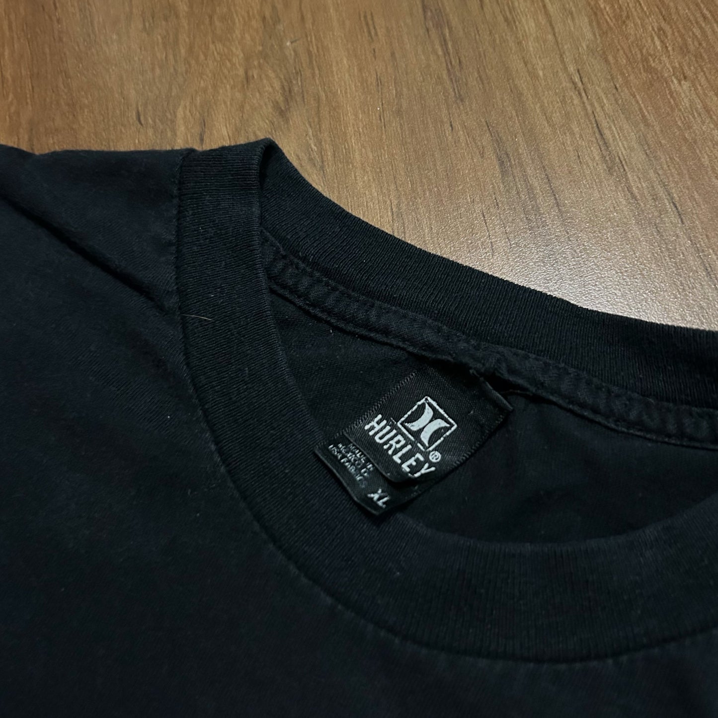 (XL) Retro Y2K Hurley Surfwear Center Logo Black T-Shirt