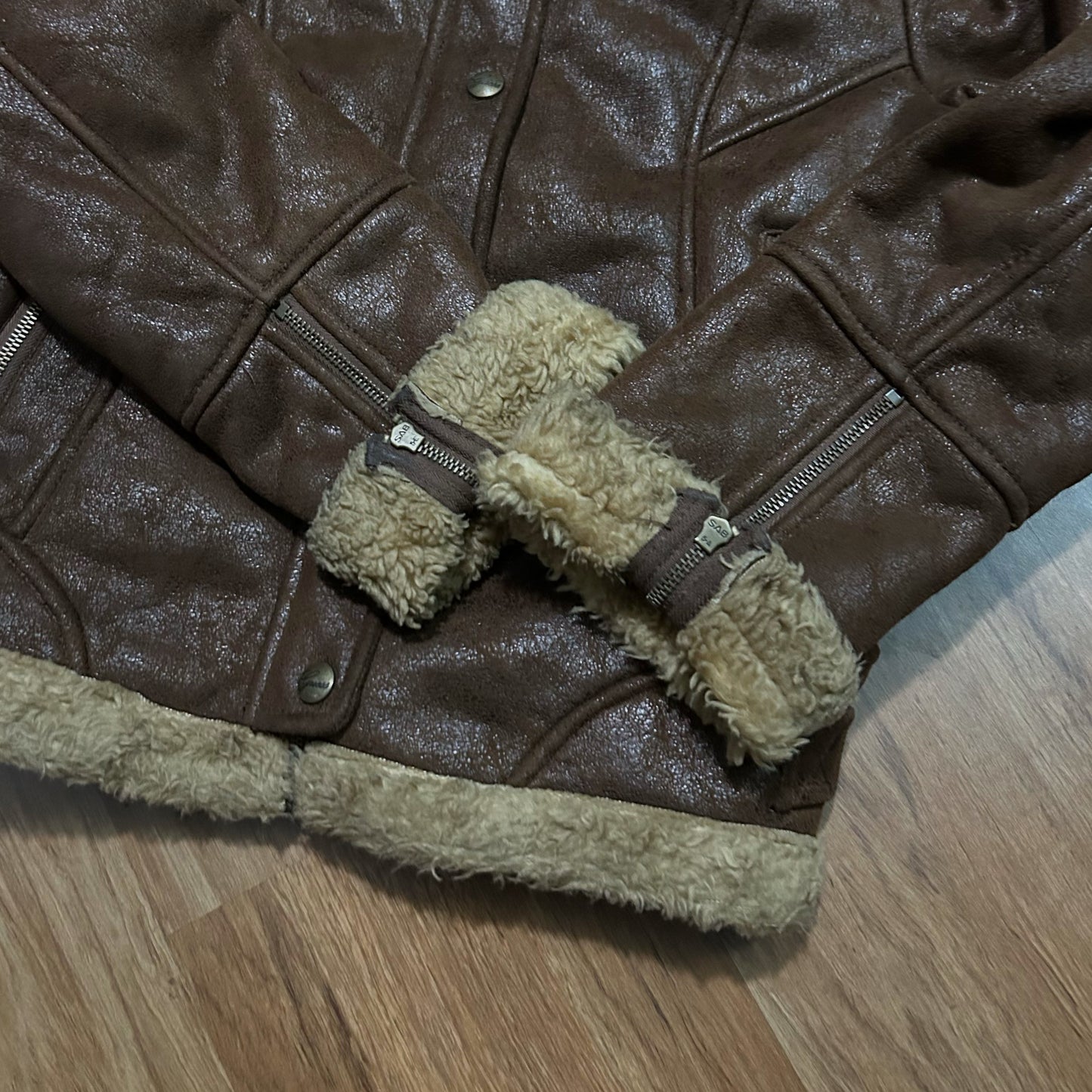 (Women M) Vintage Y2K Guess Brown Faux Leather Shearling Lined Aviator Jacket