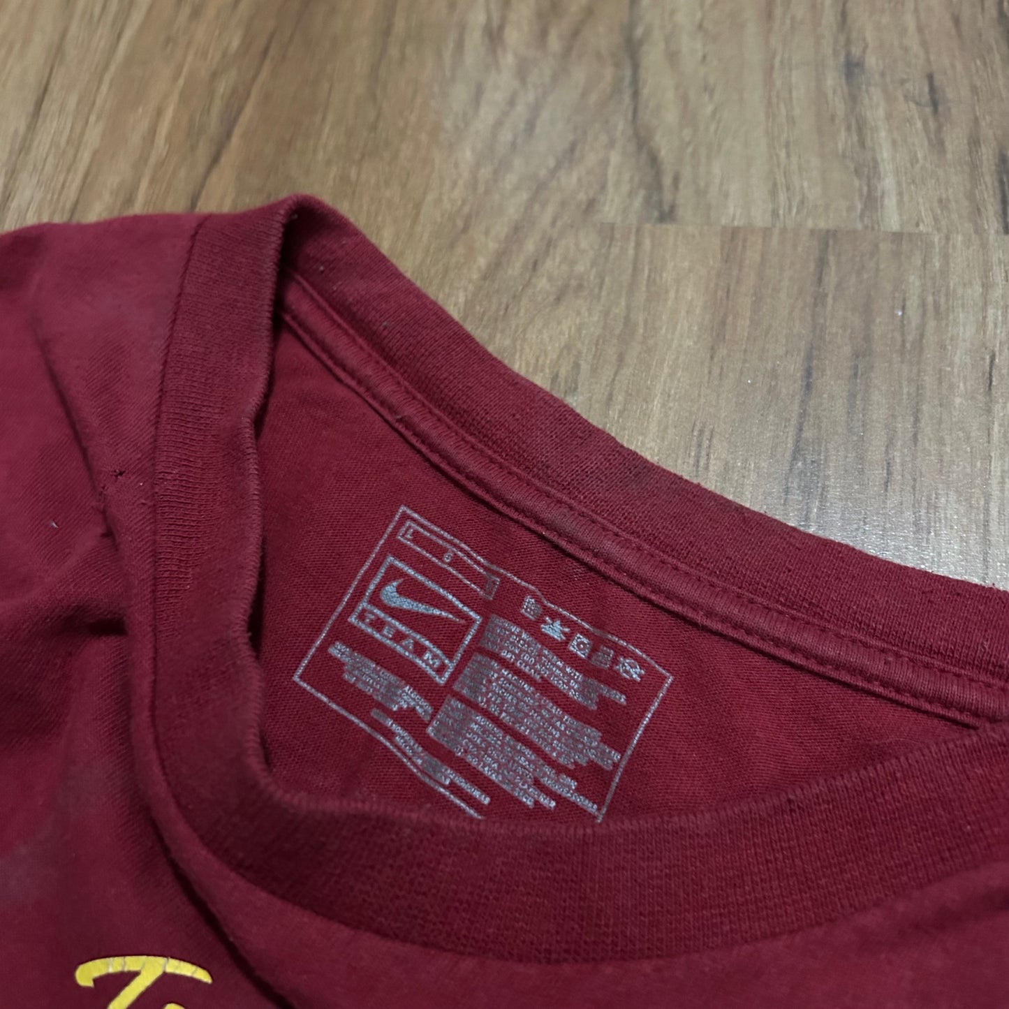 (L) Vintage Y2K Nike USC Trojans Football Helmet Red T-Shirt