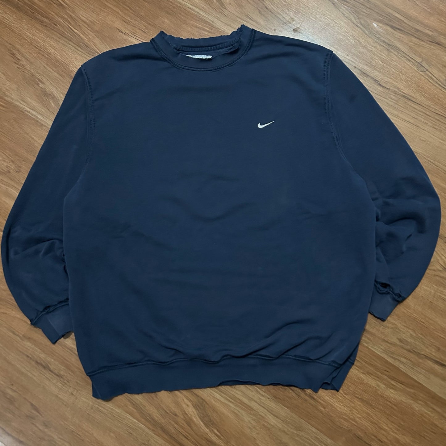(XL) Retro 2000s Nike Distressed Navy Pullover Crewneck