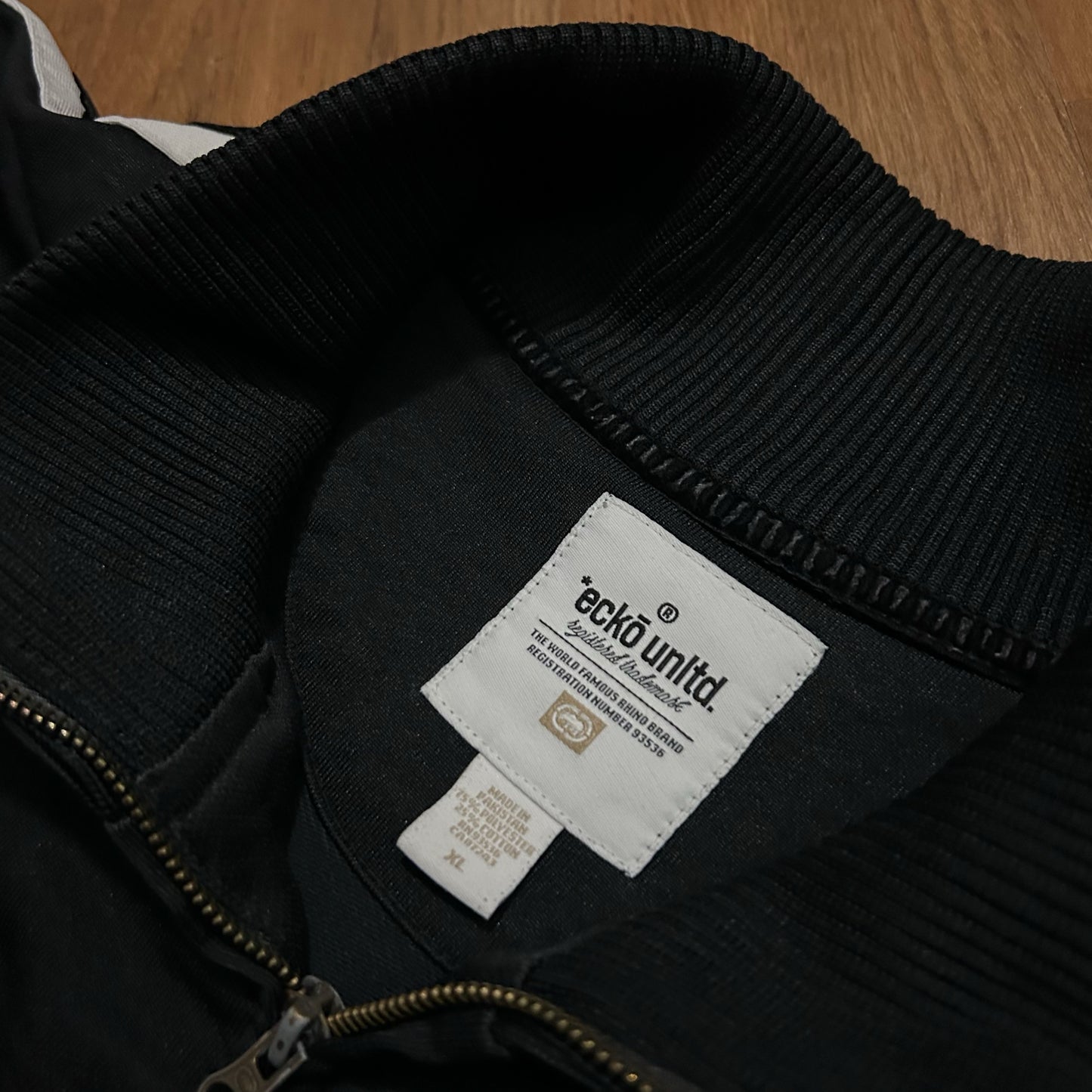 (XL) Vintage Y2K Ecko Unltd Gold Embroidery Black Full Zip Jacket