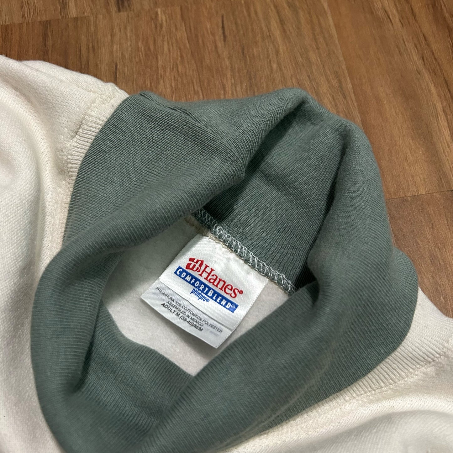 (M) Vintage Alaska Double-Layered Embroidered Cream Pullover Crewneck