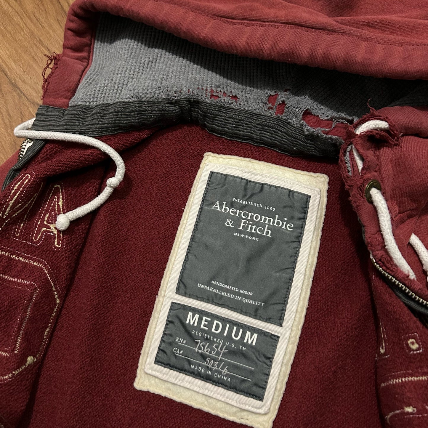 (M) Y2K Abercrombie & Fitch Distressed Burgundy Full Zip Hoodie