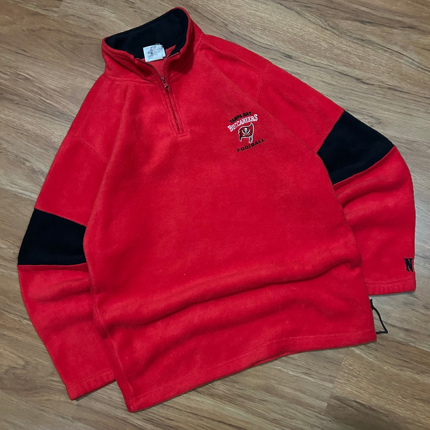 (L) Vintage Y2K NFL Tampa Bay Buccaneers Red Quarter-Zip Fleece