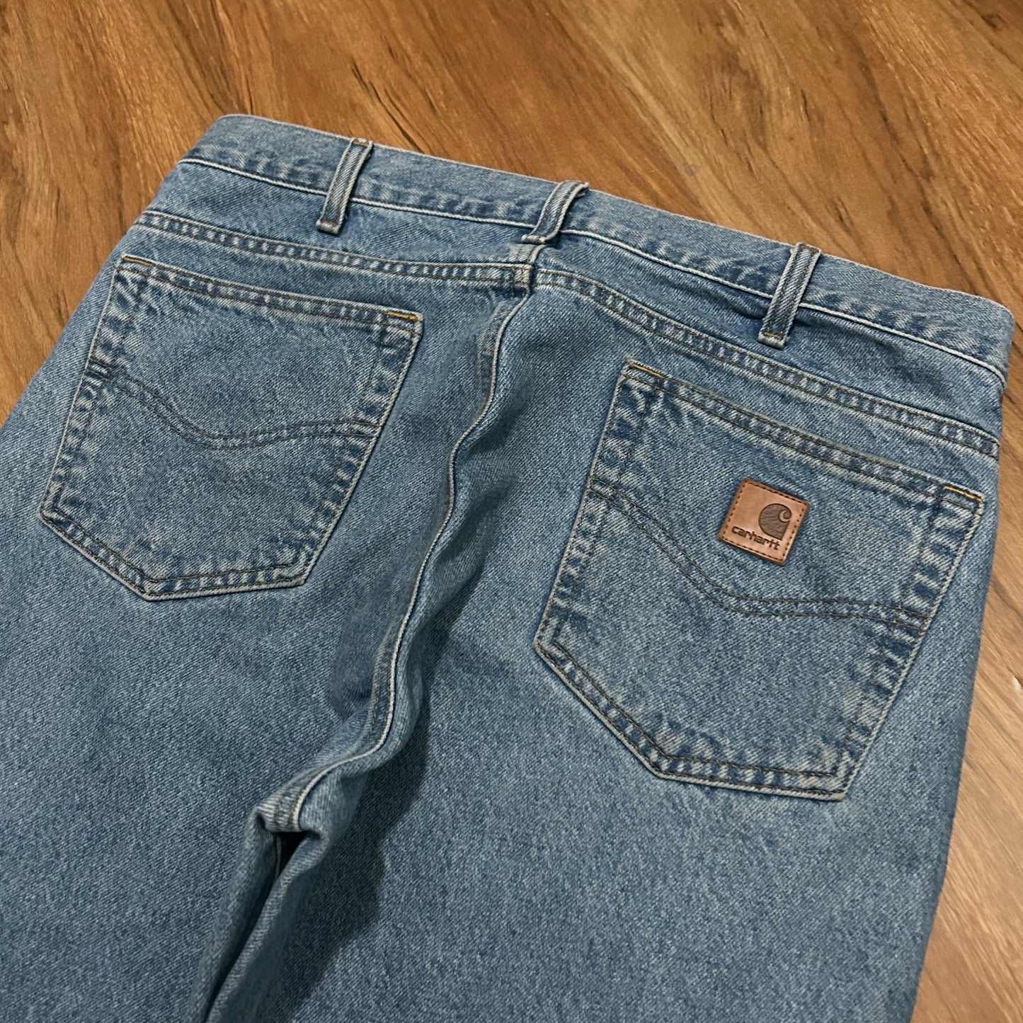 (34) Carhartt Traditional Fit Tapered Denim Jeans
