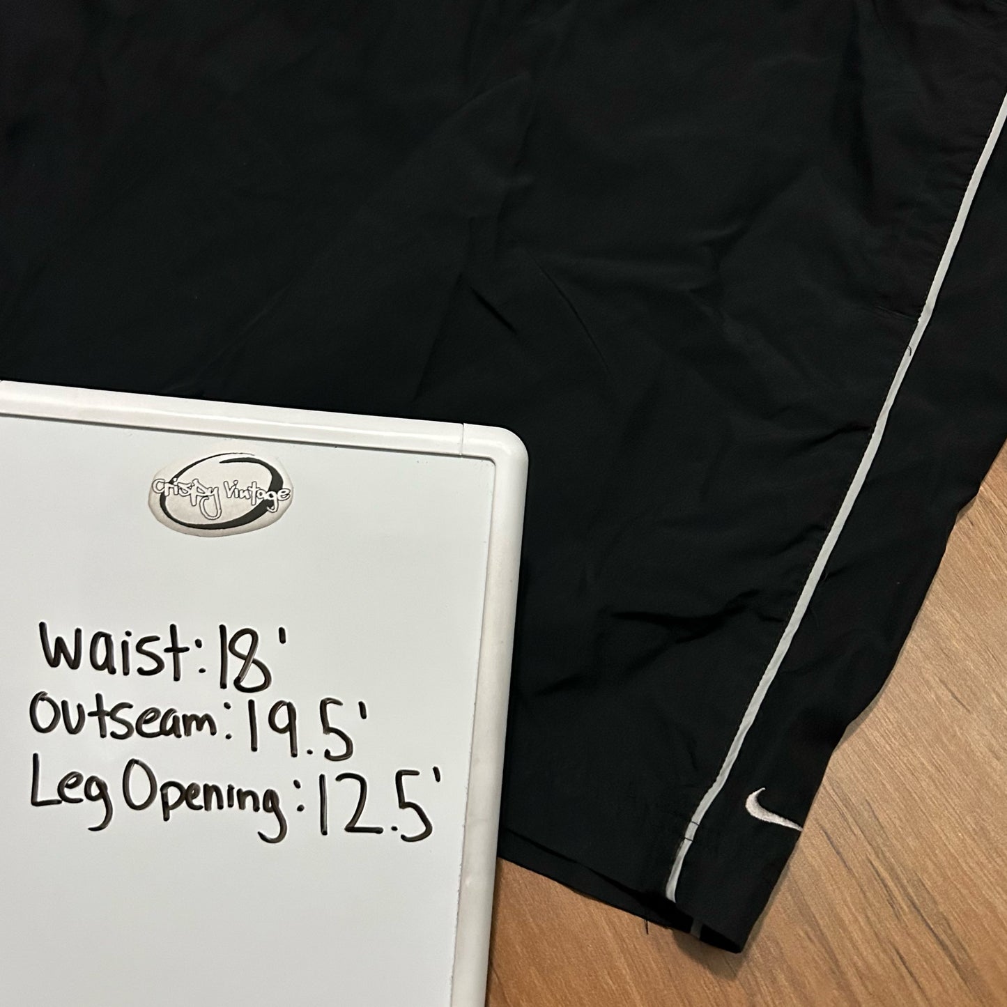 (L) Vintage Y2K Nike Black Mesh Lined Shell Shorts White Piping