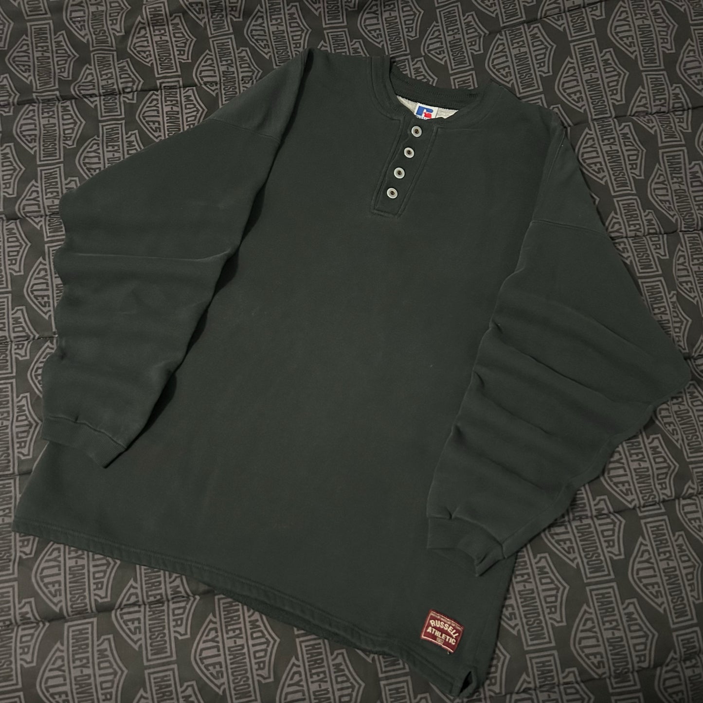 (L) Vintage 90s Russell Athletics Black 4-Button Henley Pullover Longsleeve Shirt