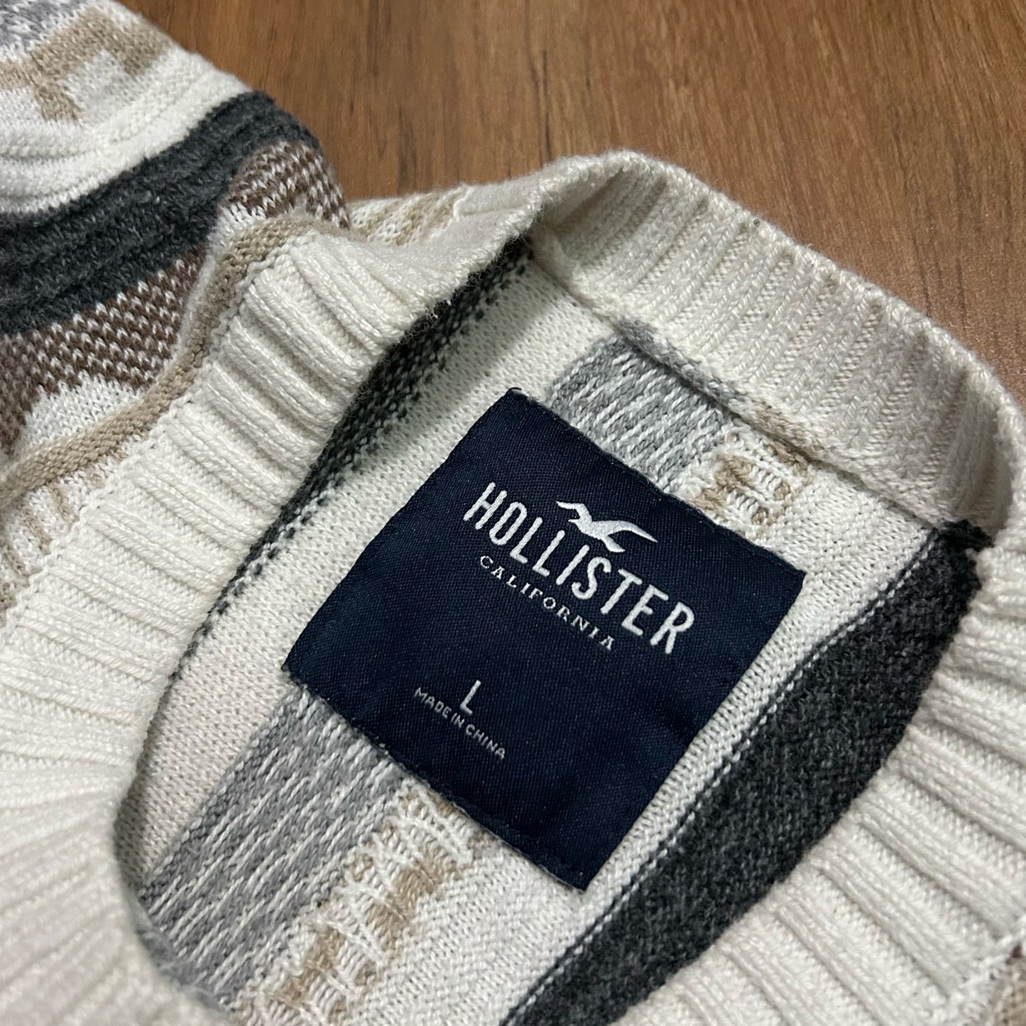 (L) Hollister Coogi Style Cable Knit Pullover Crewneck