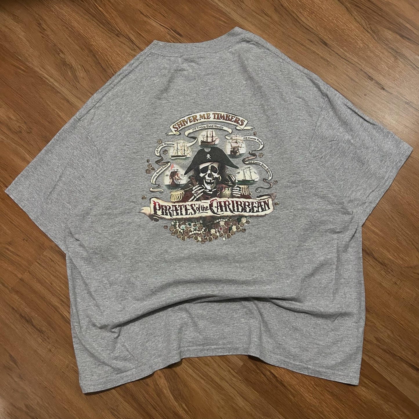 (XXL) Disneyland Pirates of the Caribbean Grey Graphic T-Shirt