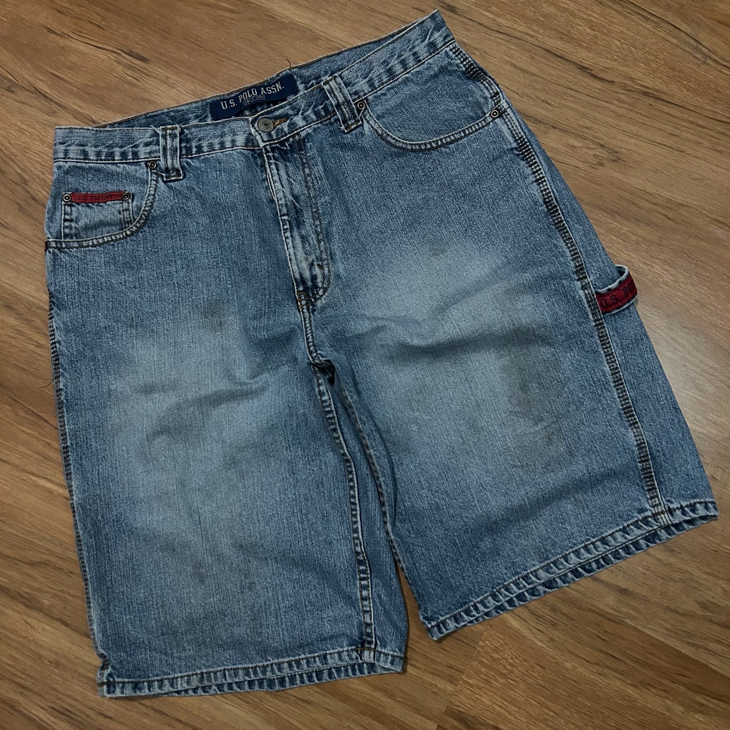 (34) Vintage 2000s U.S Polo Assn Patch Lightwash Denim Shorts