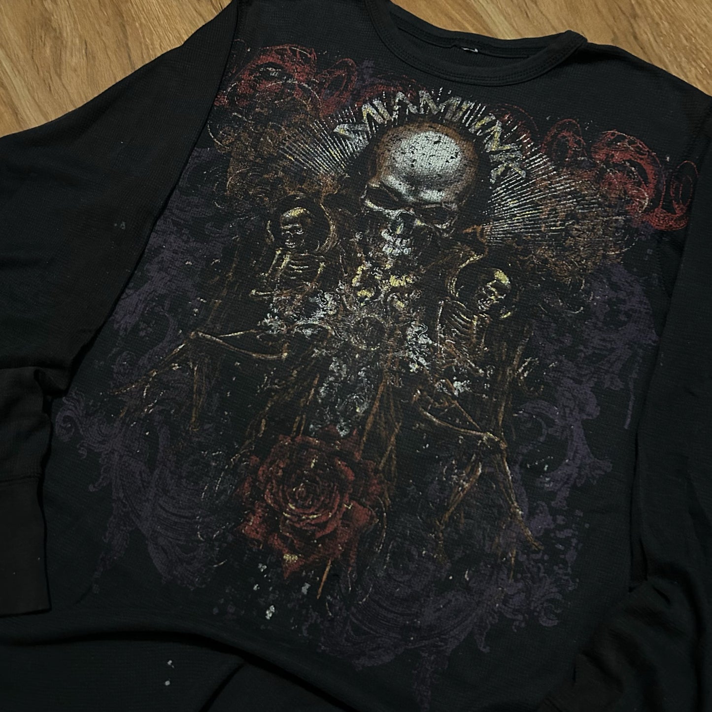 (S/M) Vintage Miami Ink Y2K Skull and Rose Graphic Thermal Longsleeve Shirt