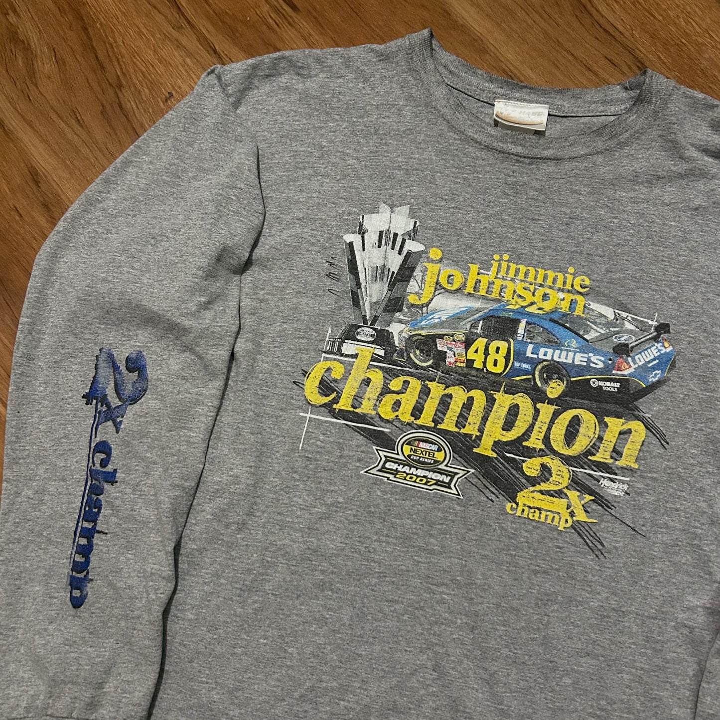 (XL) Y2K Chase Authentics Nascar Jimmie Johnson Grey Graphic Longsleeve Shirt