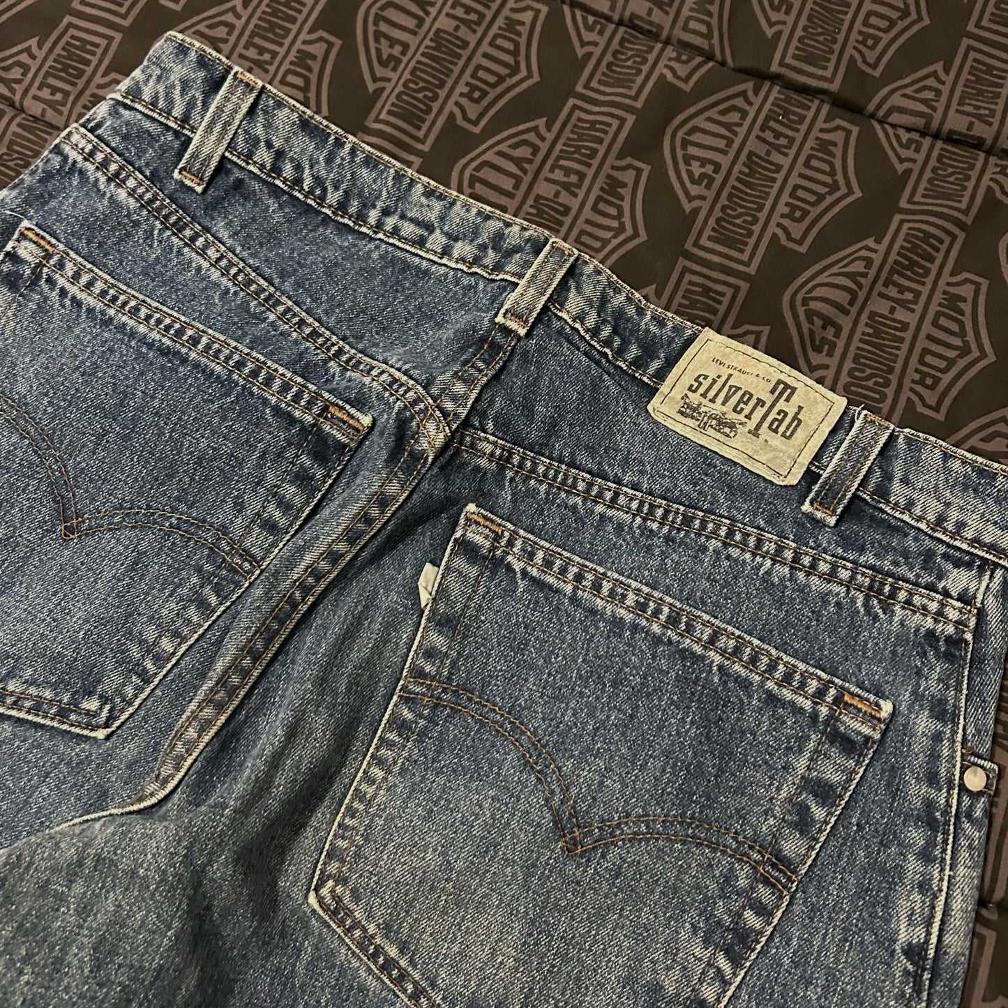 (34) Vintage 90s Levi's SilverTab Made in USA Baggy Denim