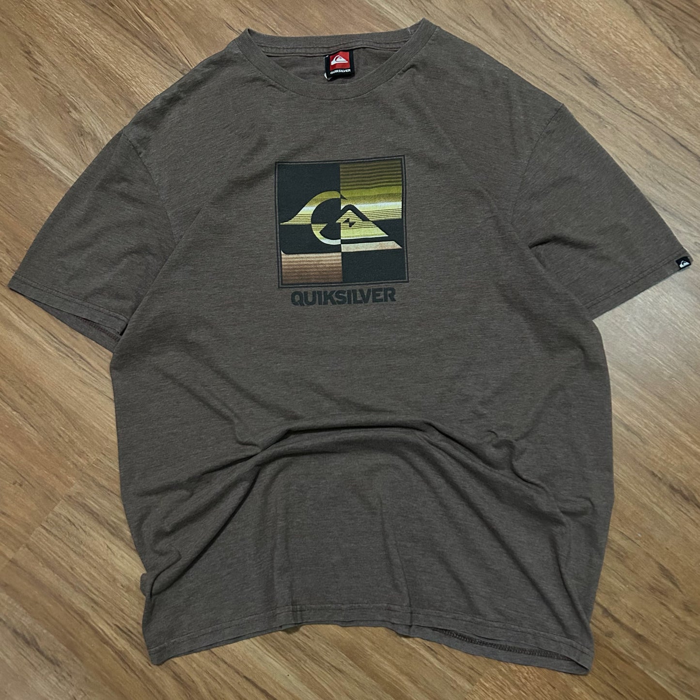 (L) Retro Quicksilver Center Logo Pixel Brown T-Shirt