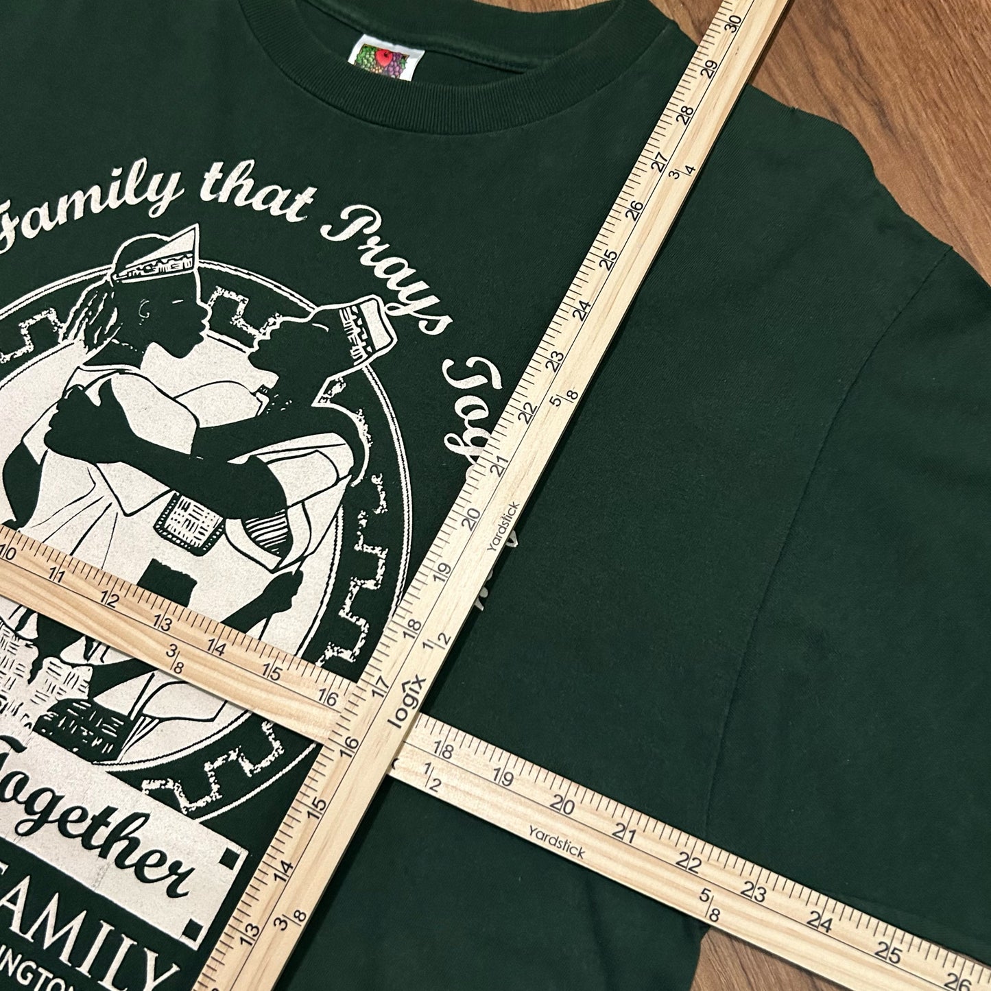 (XL) Vintage 2000s Family Prays Together Stays Together Green Graphic T-Shirt