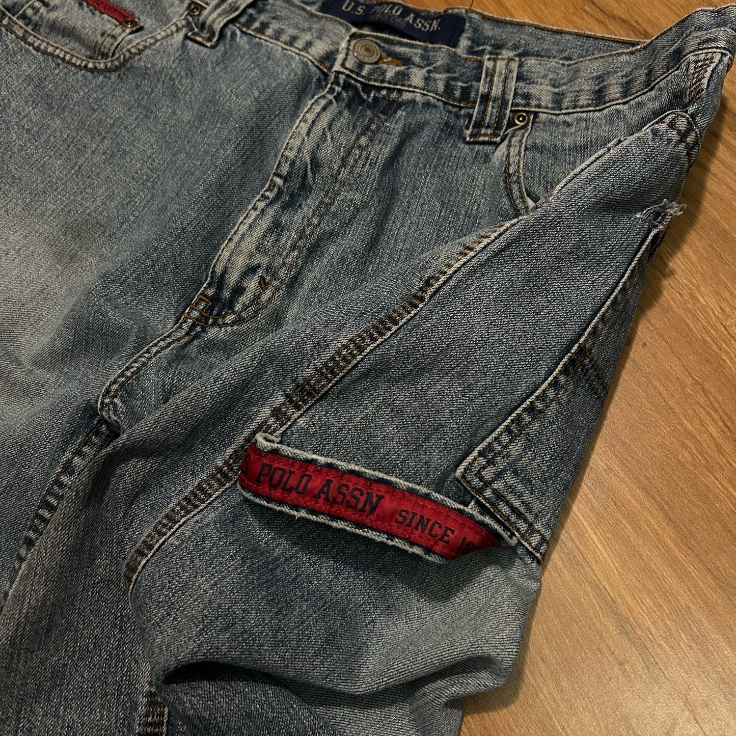 (34) Vintage 2000s U.S Polo Assn Patch Lightwash Denim Shorts