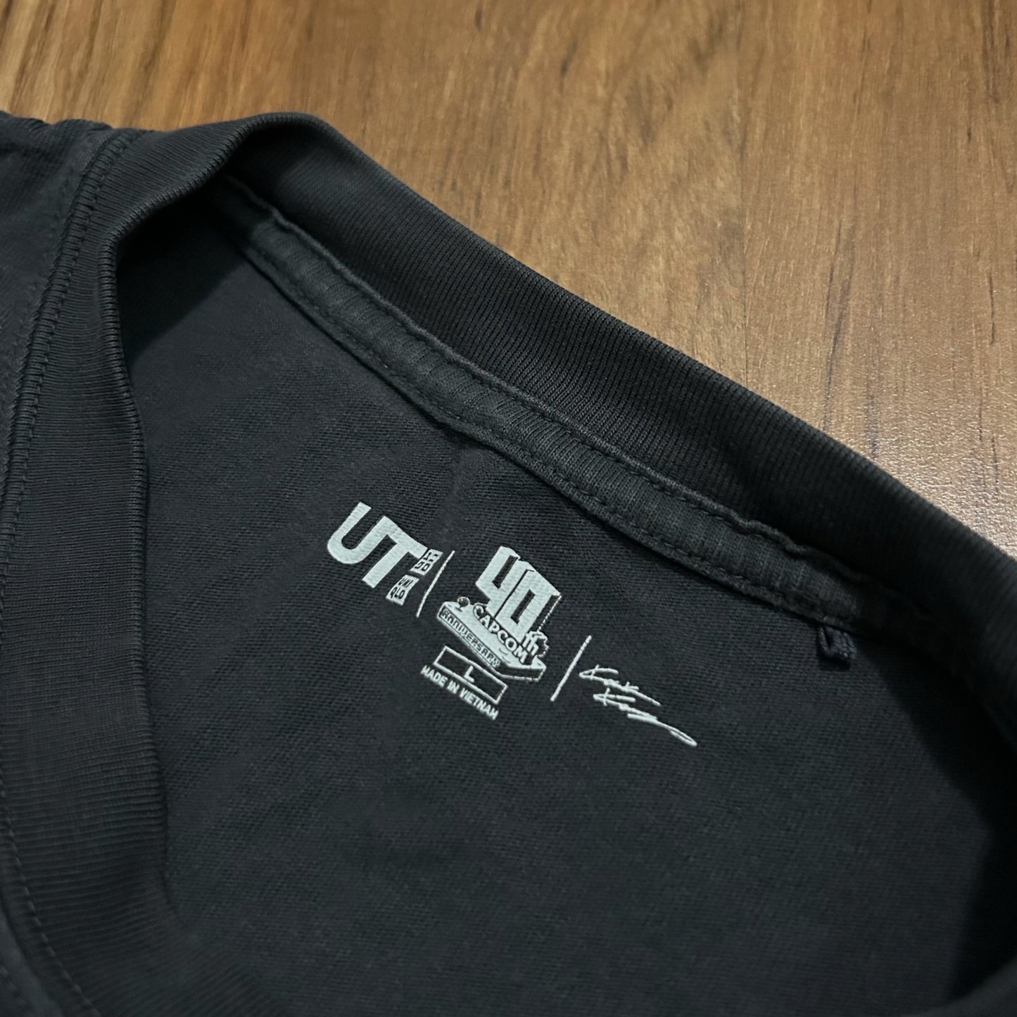 (L) Uniqlo UT Capcom 40th Anniversary Devil May Cry Graphic T-Shirt