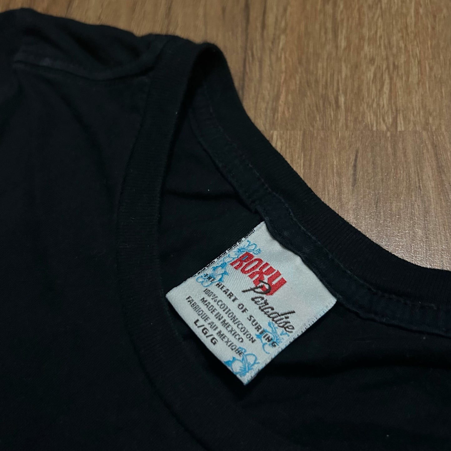 (Women L) Vintage 2000s Roxy Black Graphic T-Shirt