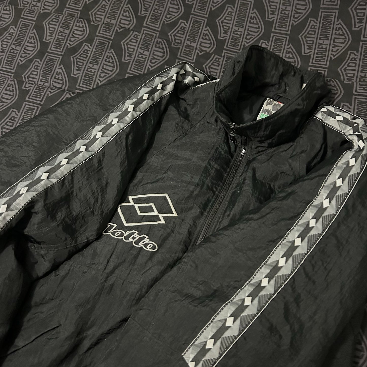 (L) Vintage 90s Lotto Calcio Italia Checkerboard Print Sleeve Windbreaker Track Jacket