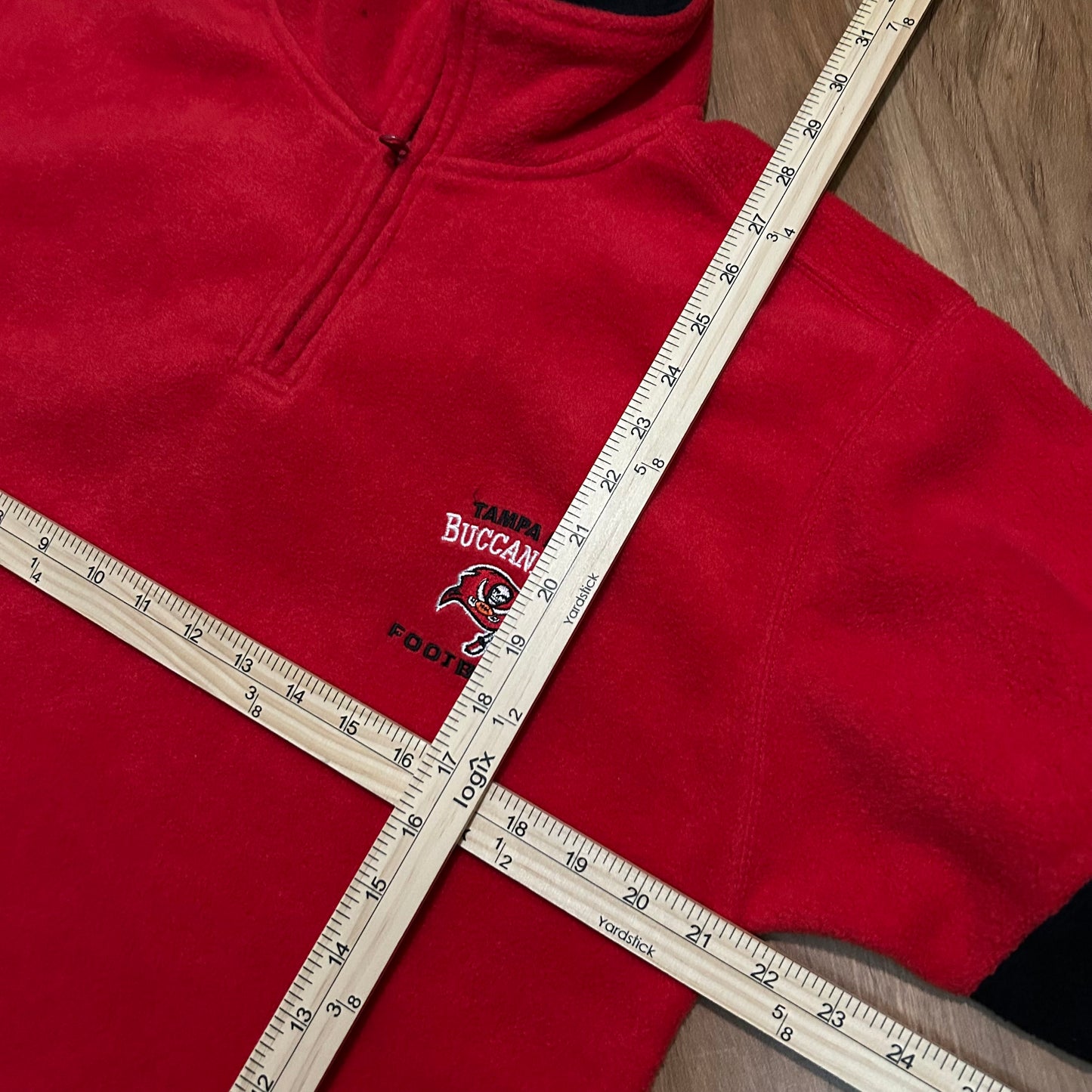 (L) Vintage Y2K NFL Tampa Bay Buccaneers Red Quarter-Zip Fleece