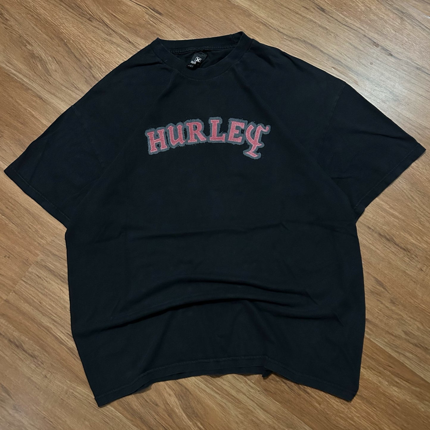 (XL) Retro Y2K Hurley Surfwear Center Logo Black T-Shirt