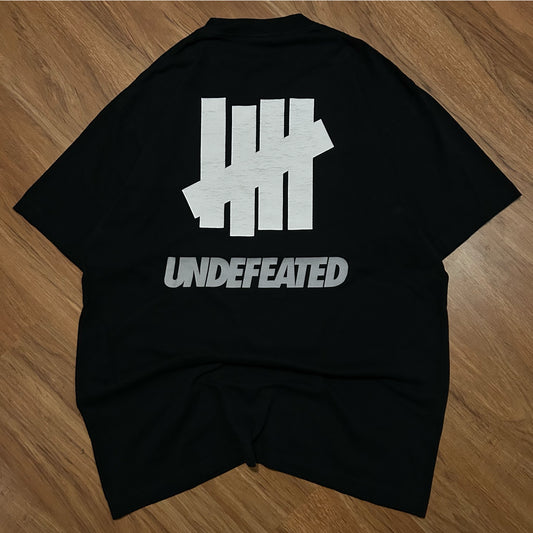 (L) Undefeated Double Sided Logo Black Graphic T-Shirt