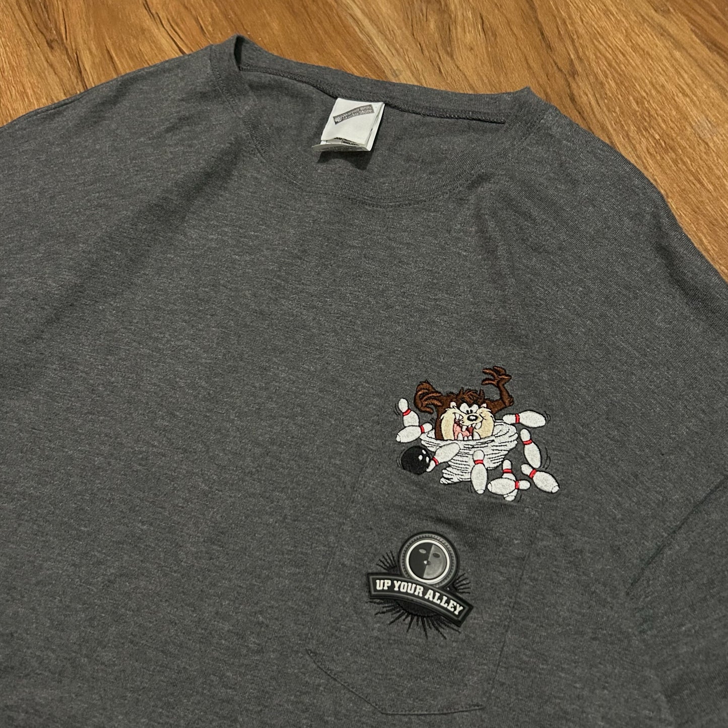 (XXXL) Vintage Warner Bros Tasmanian Devil Up Your Alley Bowling Pocket T-Shirt