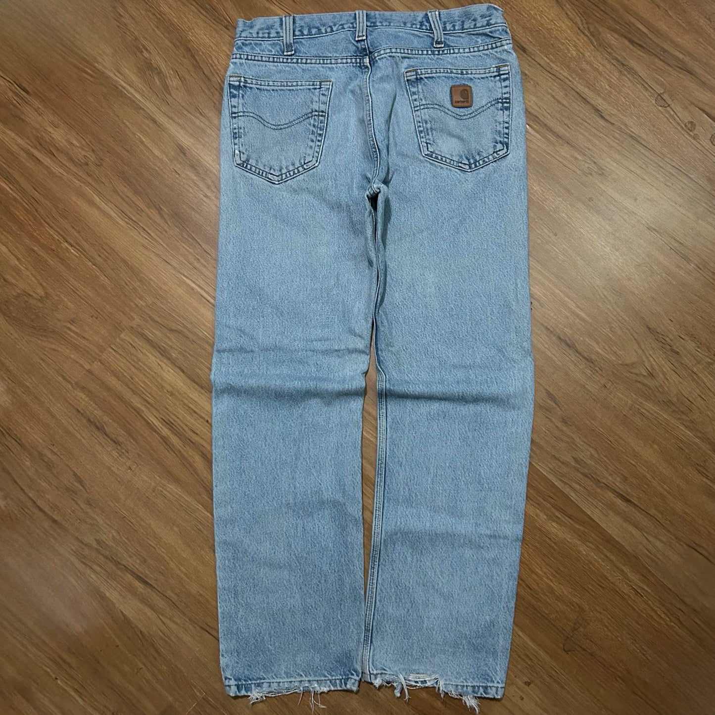 (34) Carhartt Traditional Fit Denim Workwear Jeans
