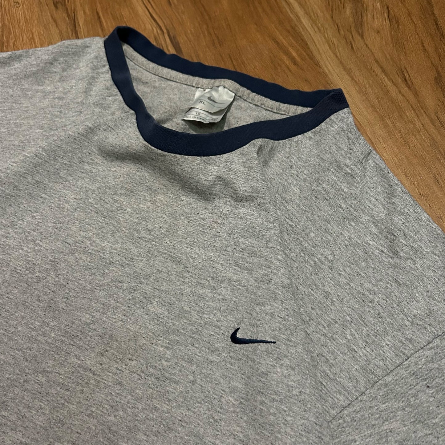 (XL) Vintage 2000s Nike Small Logo Check Grey Ringer T-Shirt