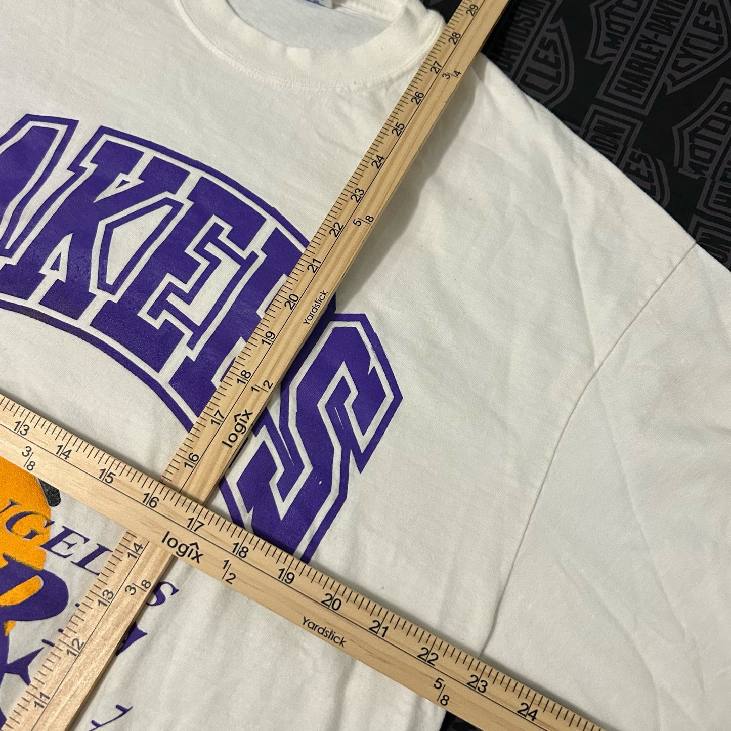 (XL) Vintage Y2K Los Angeles Lakers Big Logo White Longsleeve T-Shirt