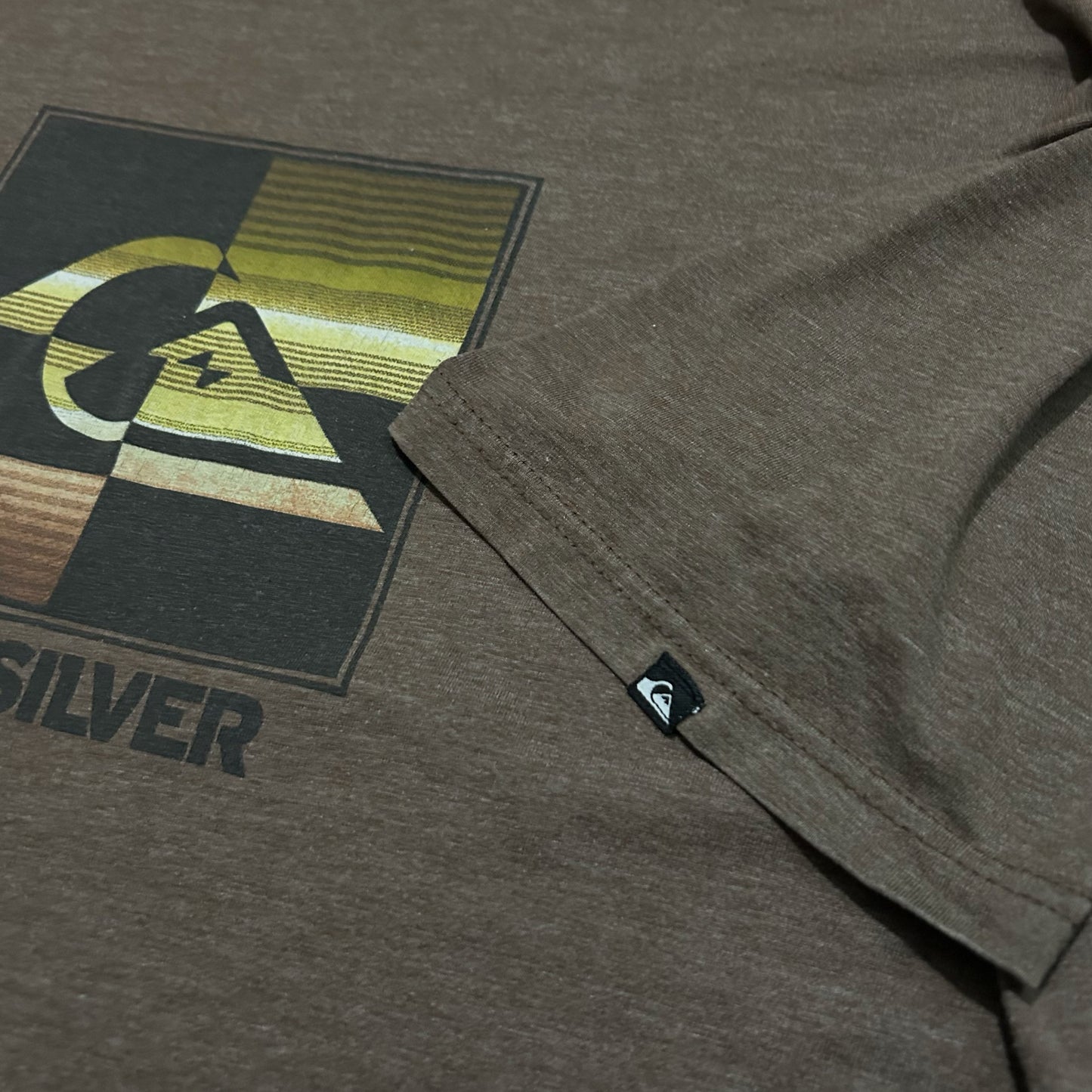 (L) Retro Quicksilver Center Logo Pixel Brown T-Shirt