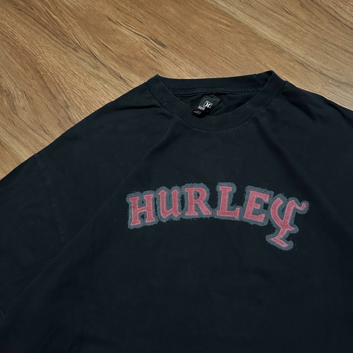 (XL) Retro Y2K Hurley Surfwear Center Logo Black T-Shirt