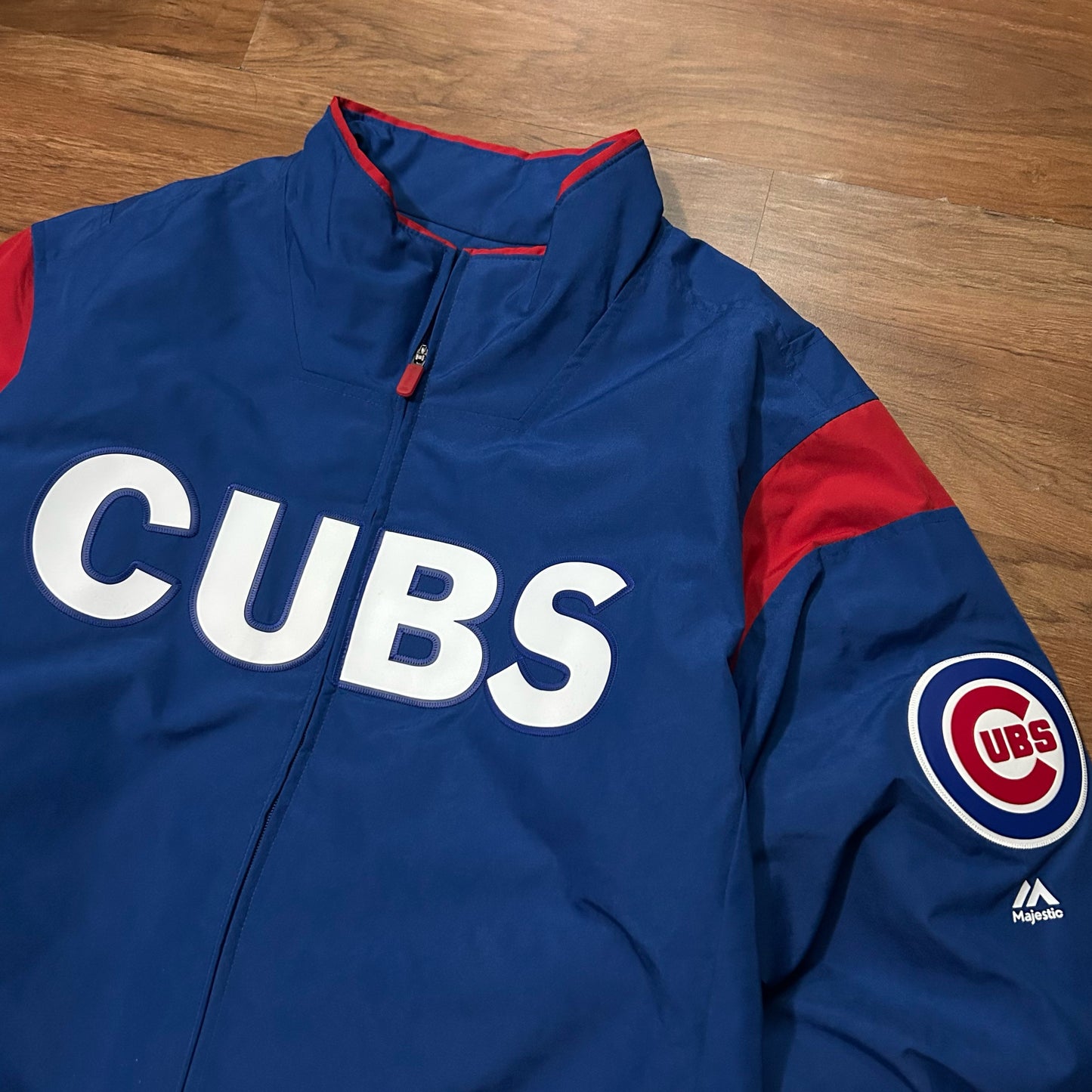 (XL) Majestic MLB Chicago Cubs Royal On-Field Thermal Zip-Up Blue Jacket