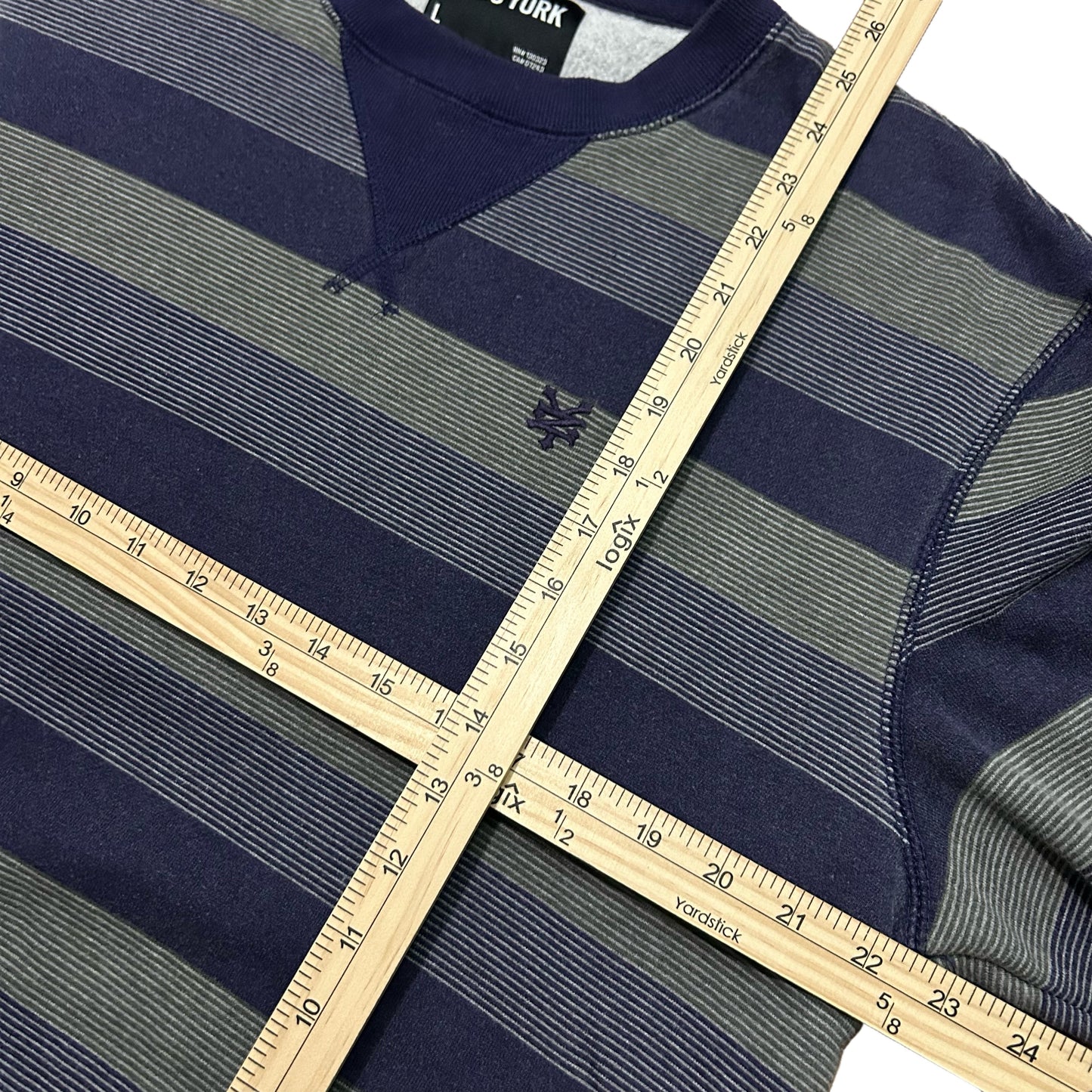 (L) Vintage 2000s Zoo York Striped Purple Pullover Crewneck