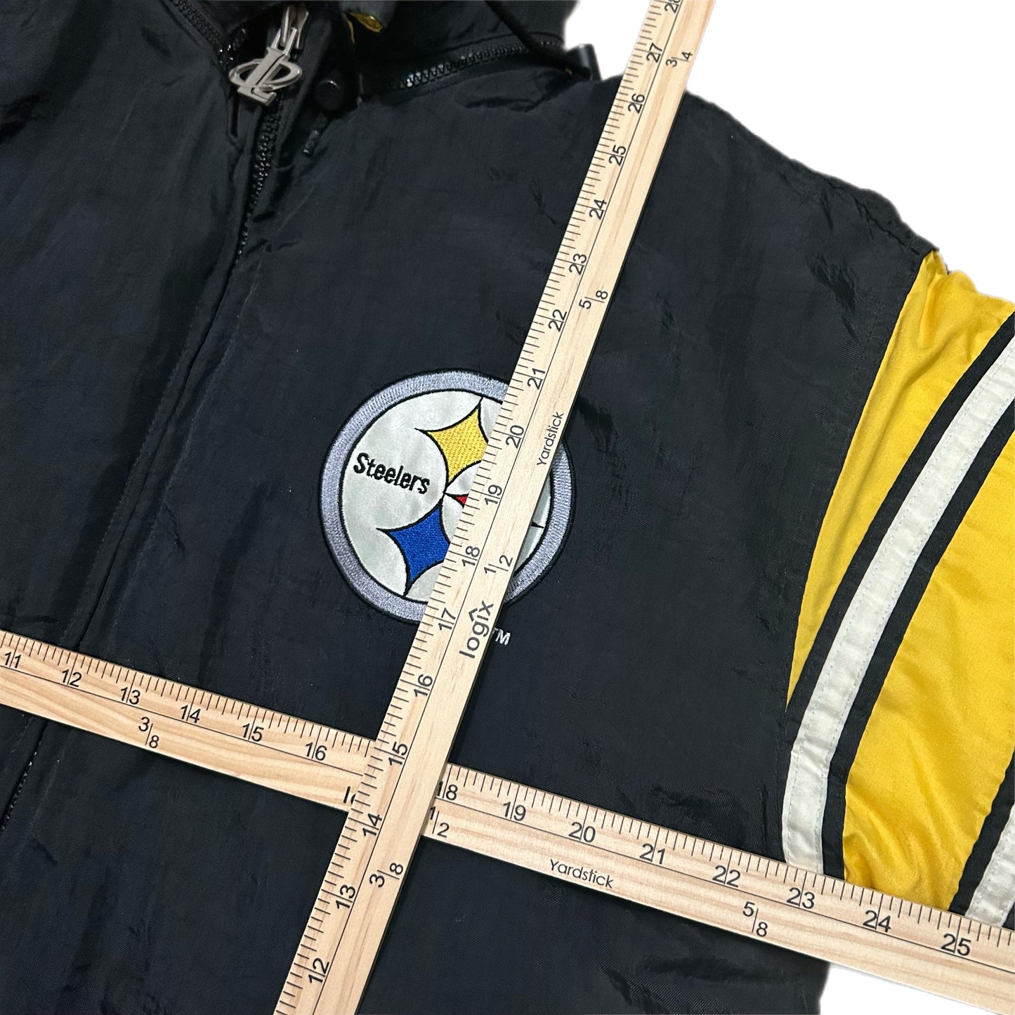 (M) Vintage 90s Logo Athletic Pittsburg Steelers Black Yellow Puffer Jacket