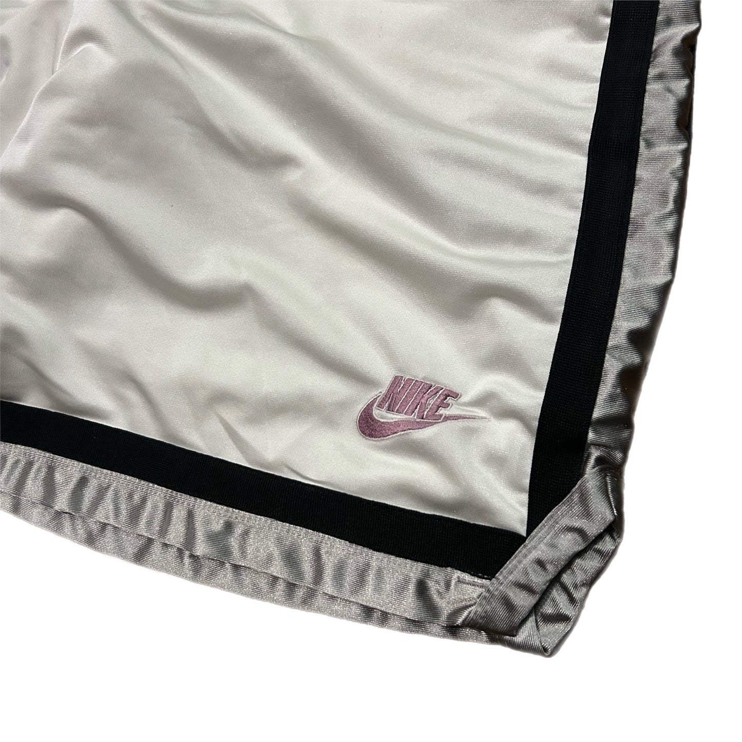 (M) Y2K Nike Basketball White Shorts